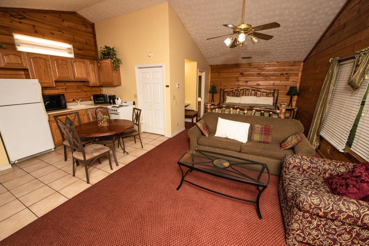 Cabin Close To Parkway Rd With River View 비둘기 포지 외부 사진